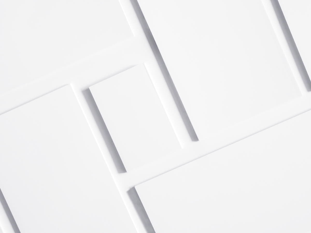 白いパンフレット、名刺